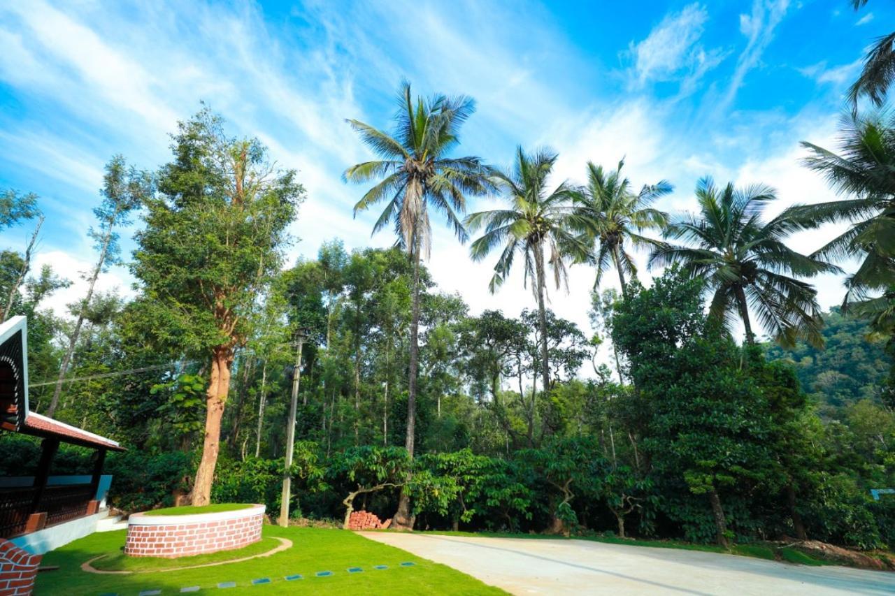 River View Guest House Madikeri Bagian luar foto