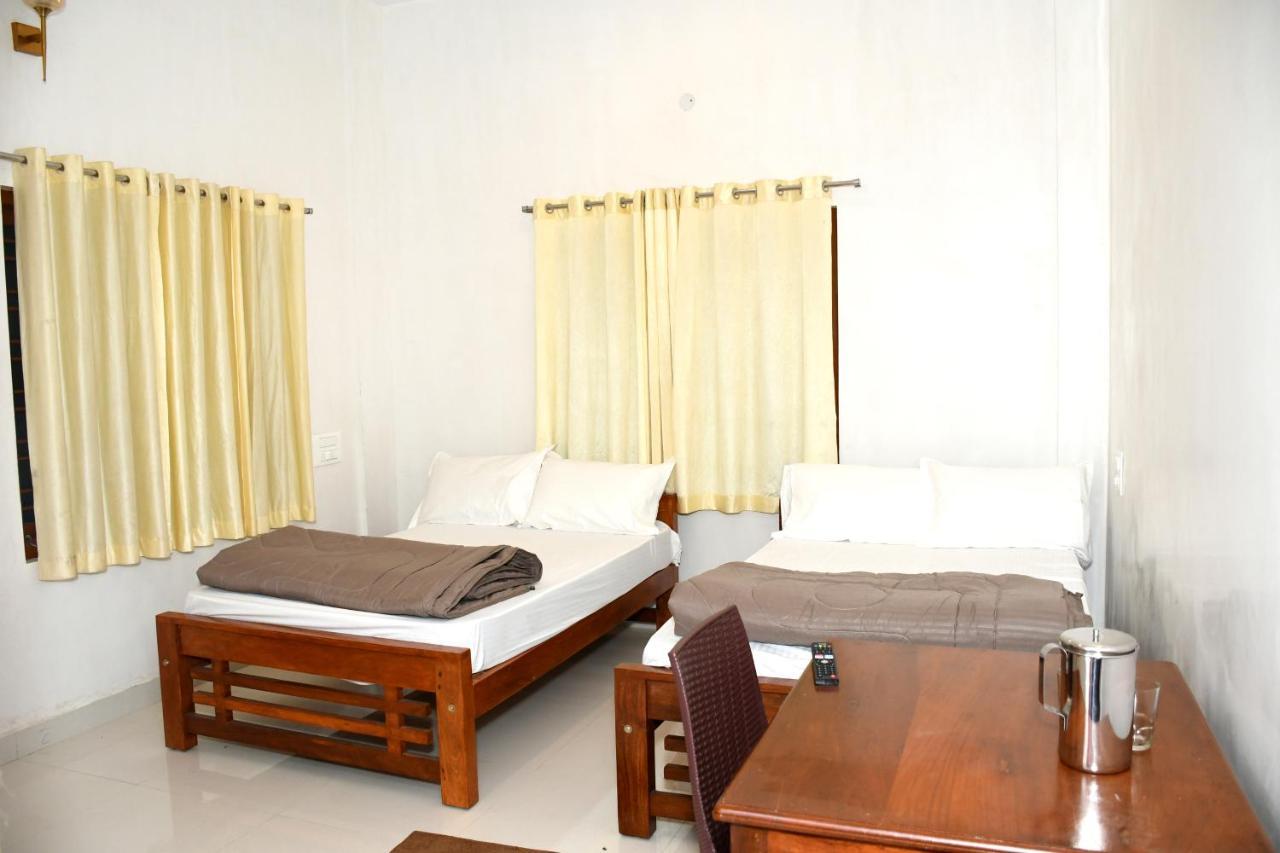 River View Guest House Madikeri Bagian luar foto